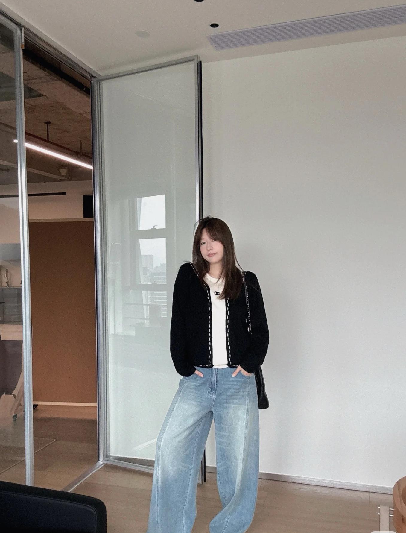 CHANEL Женский свитер из шерсти CHANEL Женский свитер из шерсти