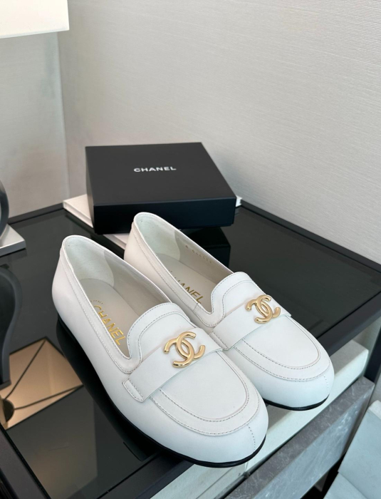 CHANEL Женские лоферы 