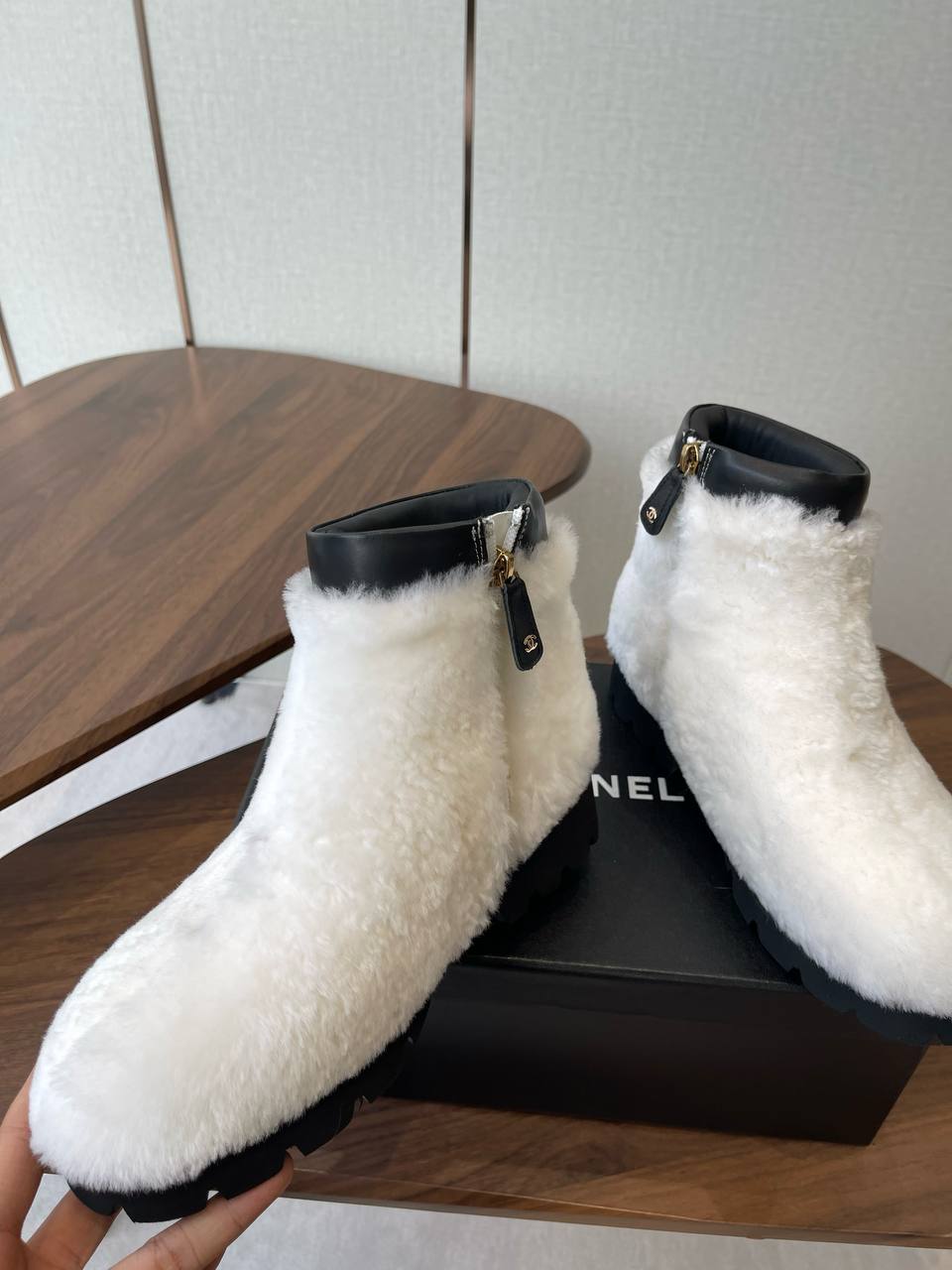 CHANEL Женские сапоги из овчины CHANEL Женские сапоги из овчины