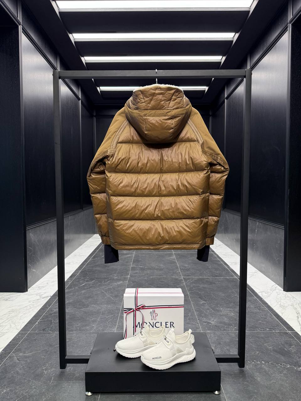 MONCLER Мужской пуховик Morgins