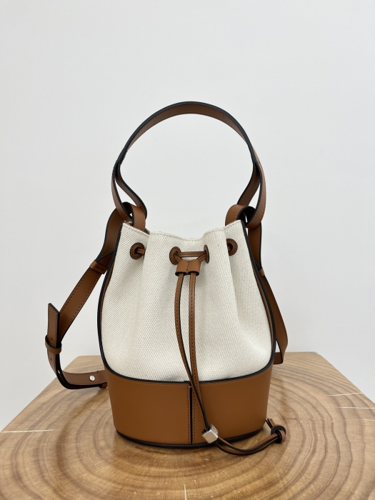 LOEWE Женская сумка Balloon из телячьей кожи