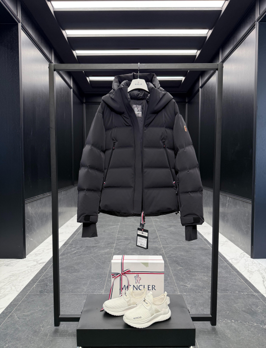 MONCLER Мужской пуховик Fellberg