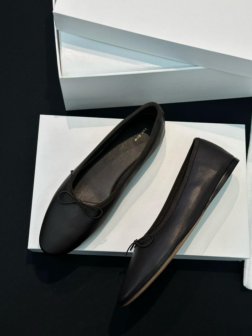 THE ROW Атласные балетки