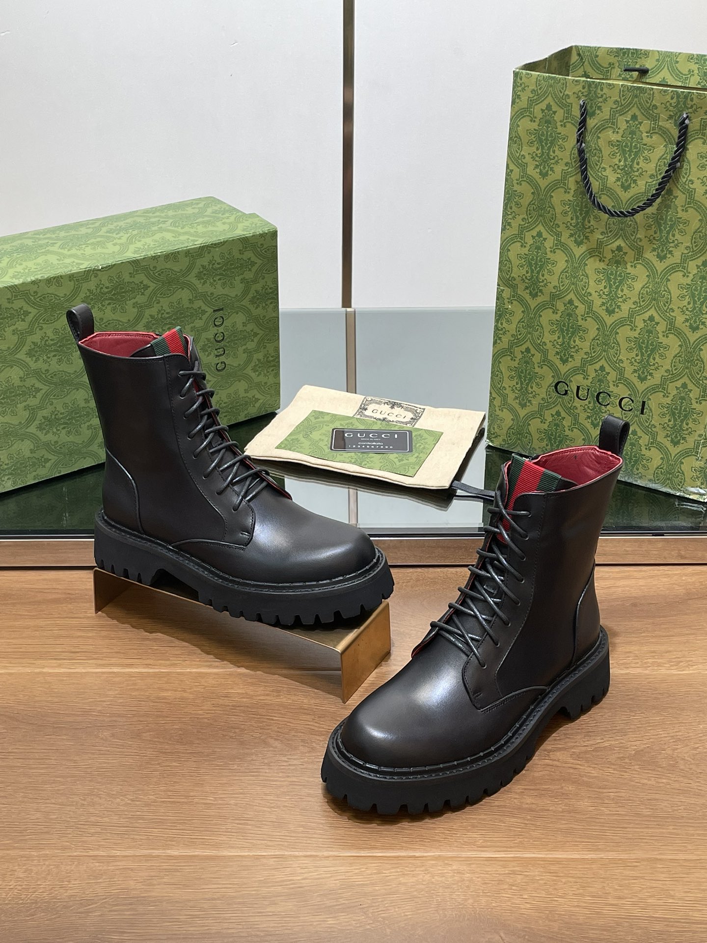 GUCCI Женские ботинки GG GUCCI Женские ботинки GG