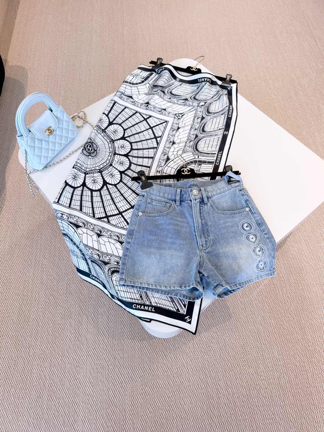 CHANEL Женские шорты CHANEL Женские шорты
