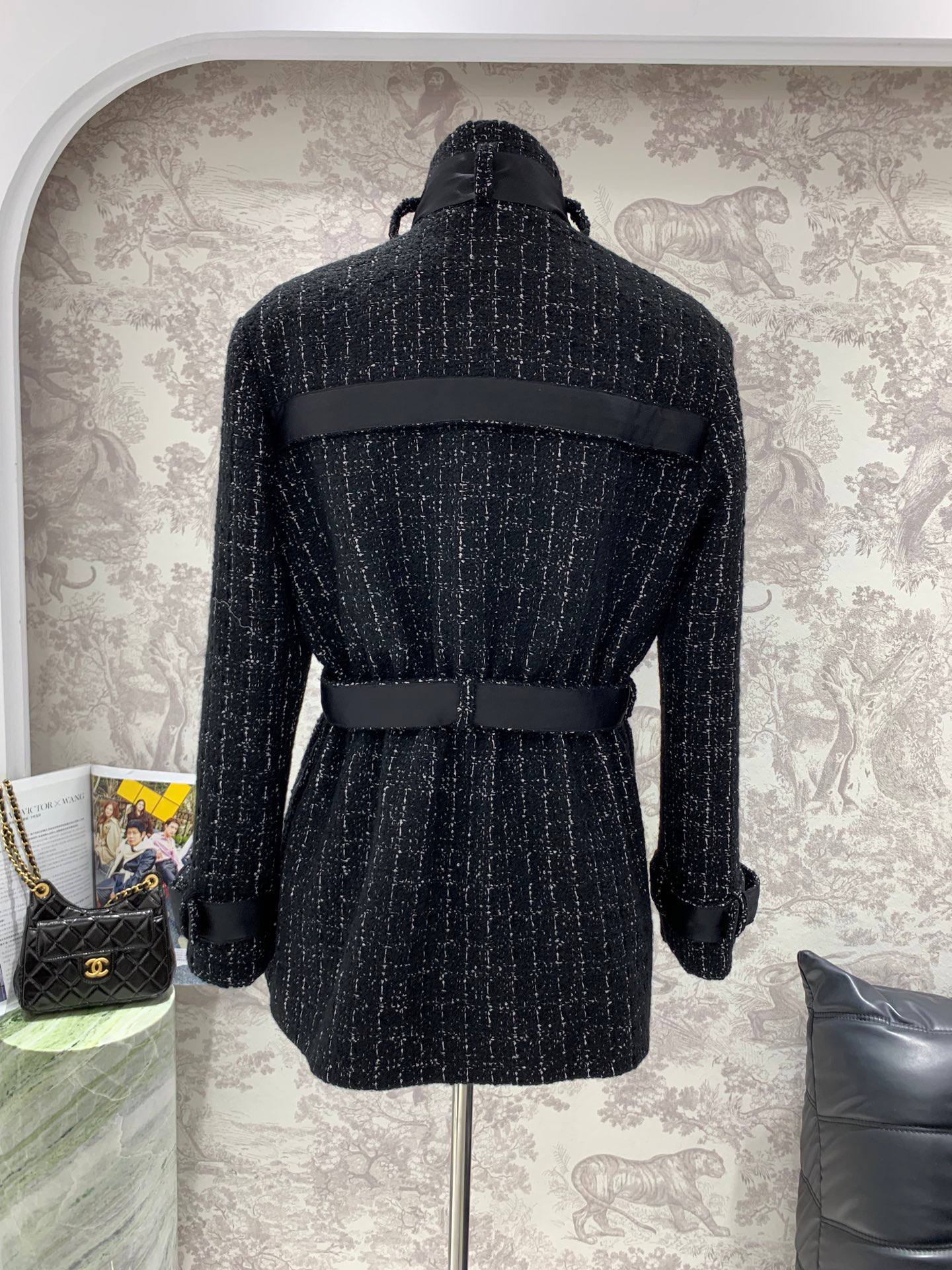 CHANEL Женский пиджак из кашемирового твида CHANEL Женский пиджак из кашемирового твида