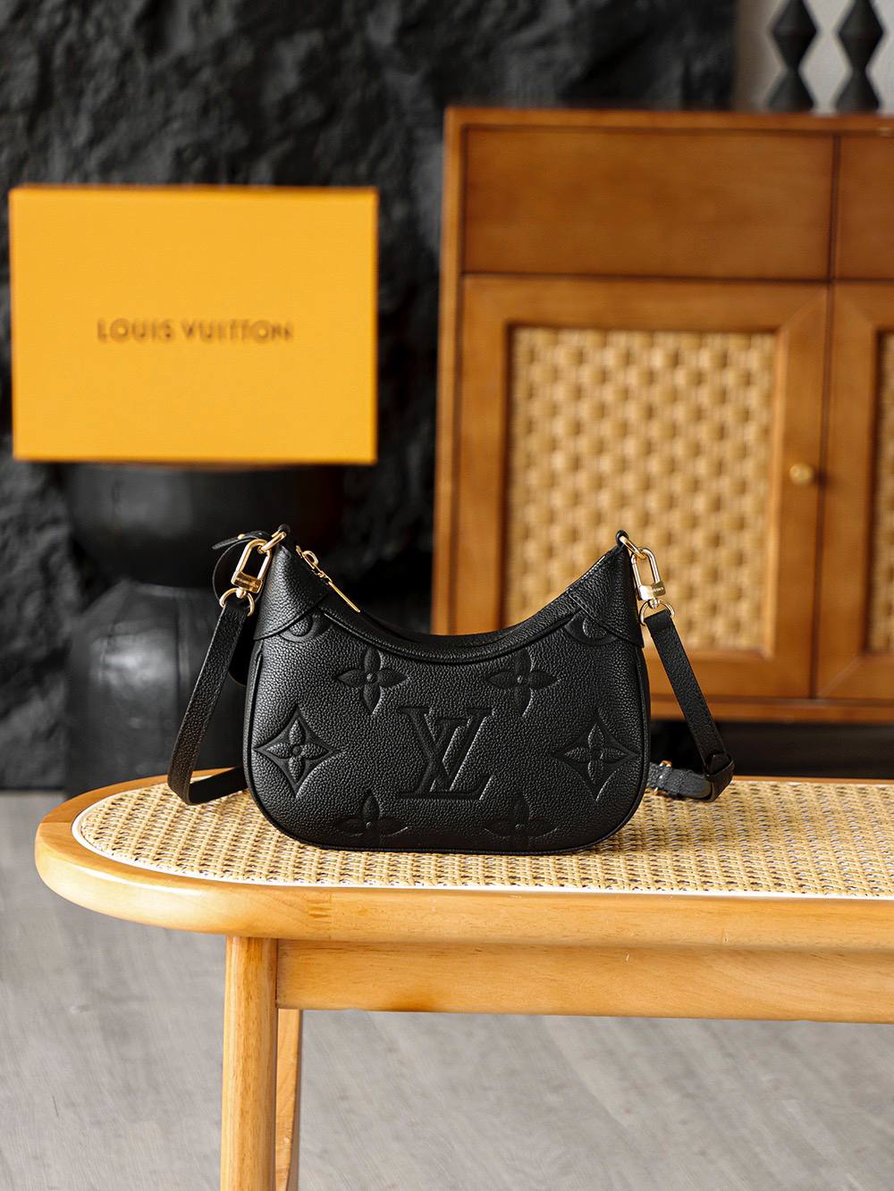 LOUIS VUITTON Женская Сумка Bagatelle M46002