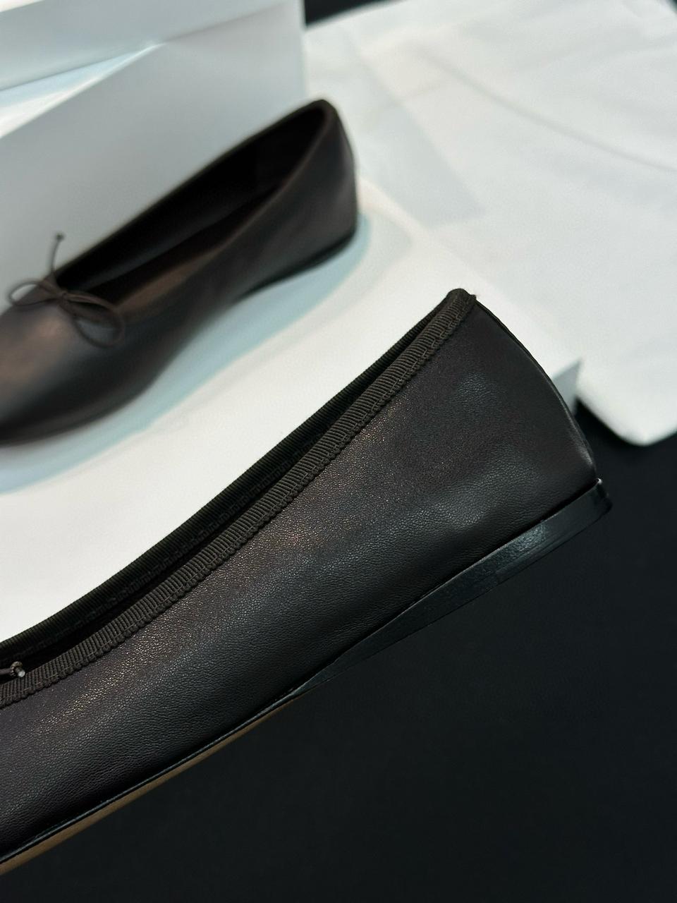 THE ROW Атласные балетки