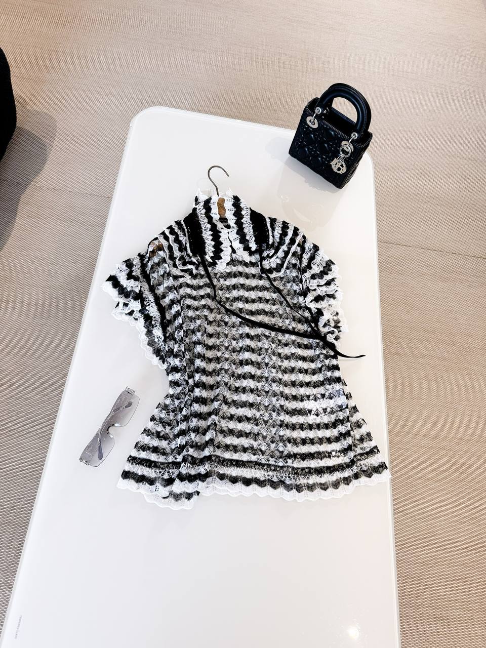 CHRISTIAN DIOR Женская блузка CHRISTIAN DIOR Женская блузка