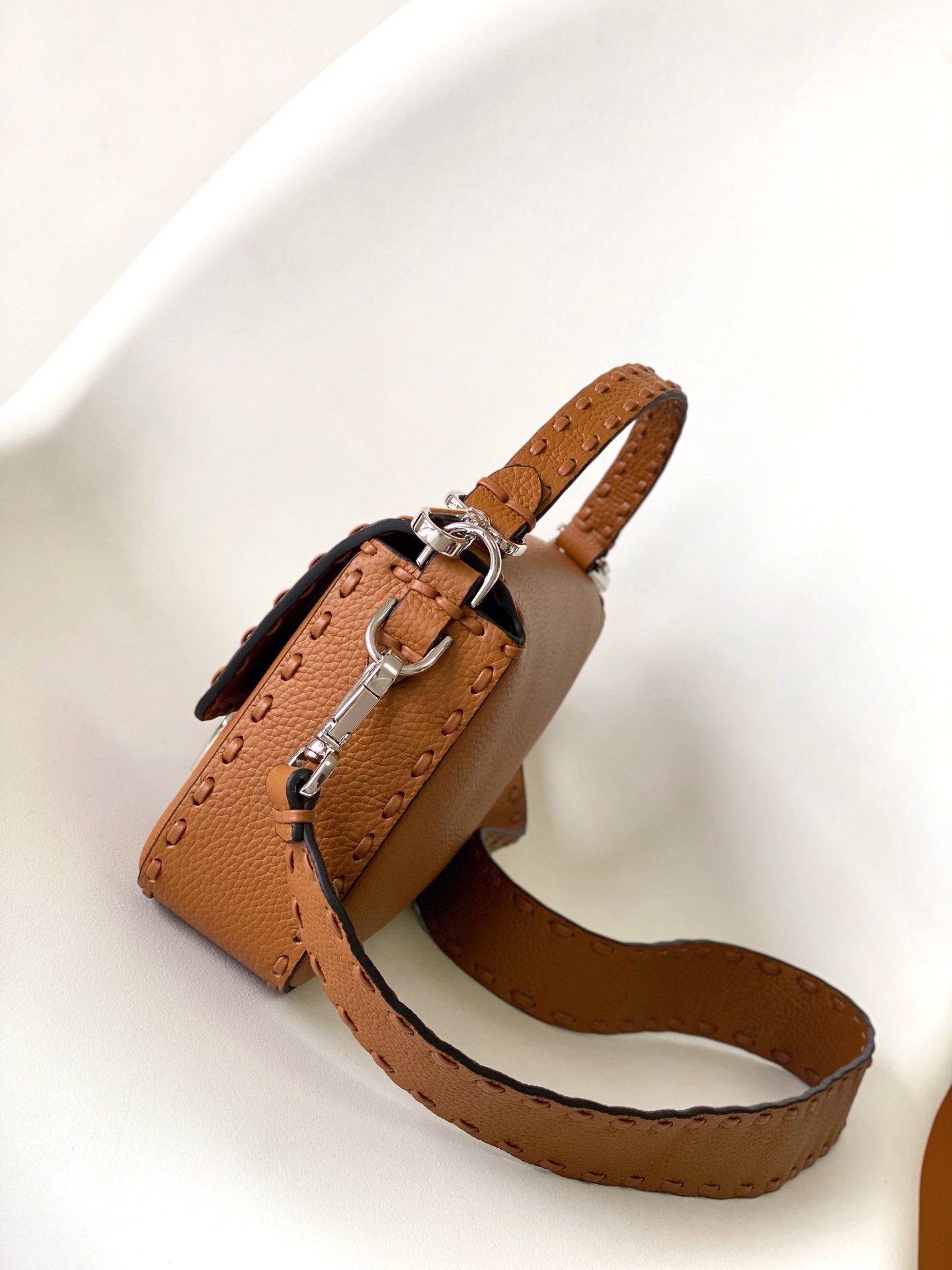 FENDI Женская сумка baguette 