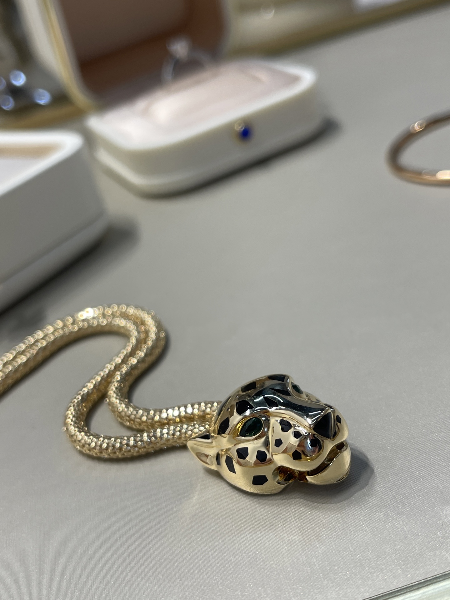 CARTIER Браслет Panthère жёлтое золото, бриллианты и оникс CARTIER Браслет Panthère жёлтое золото, бриллианты и оникс