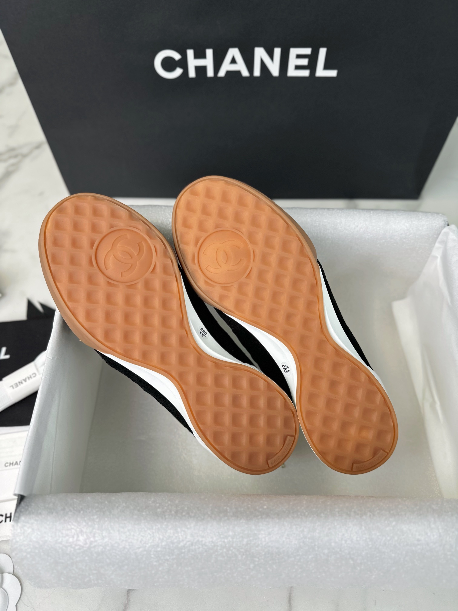 CHANEL Женские кеды CHANEL Женские кеды