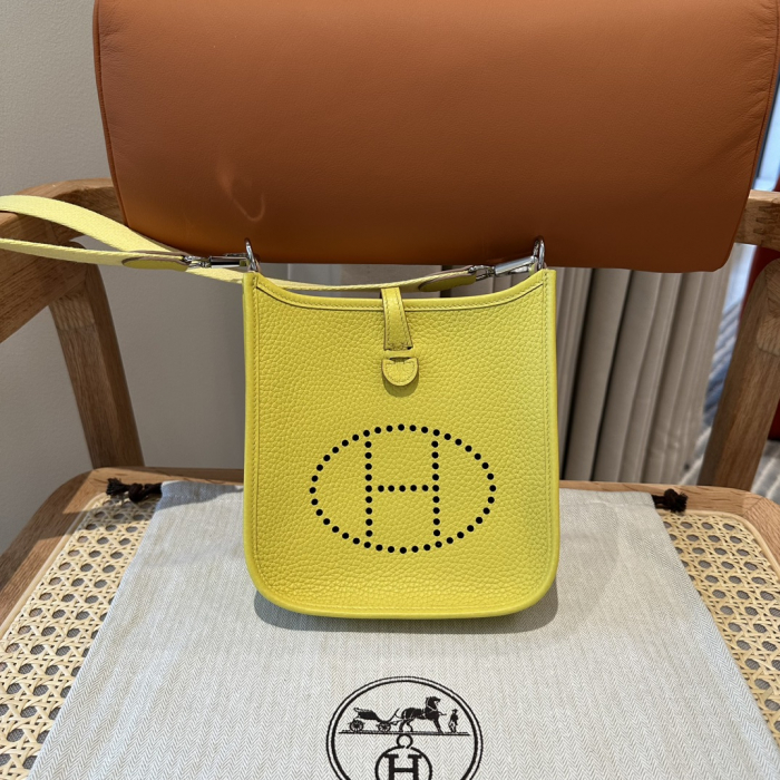  Hermes Женская сумка Evelyne 16 см 9R/Lime Clemence