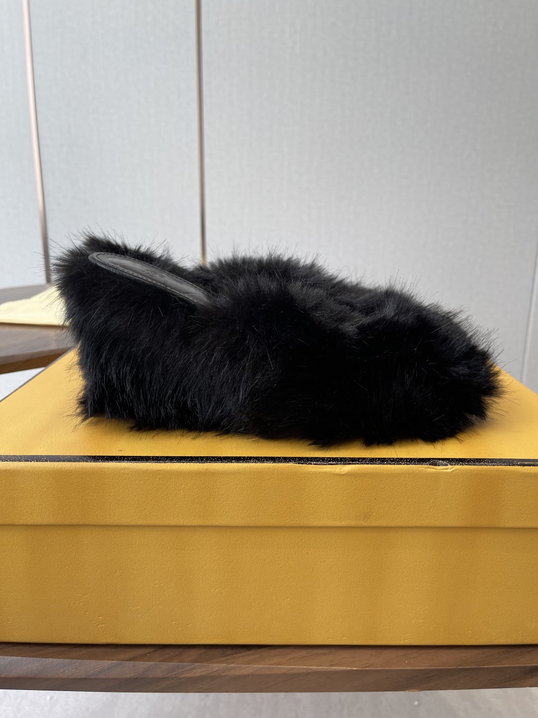 FENDI Женские мюли