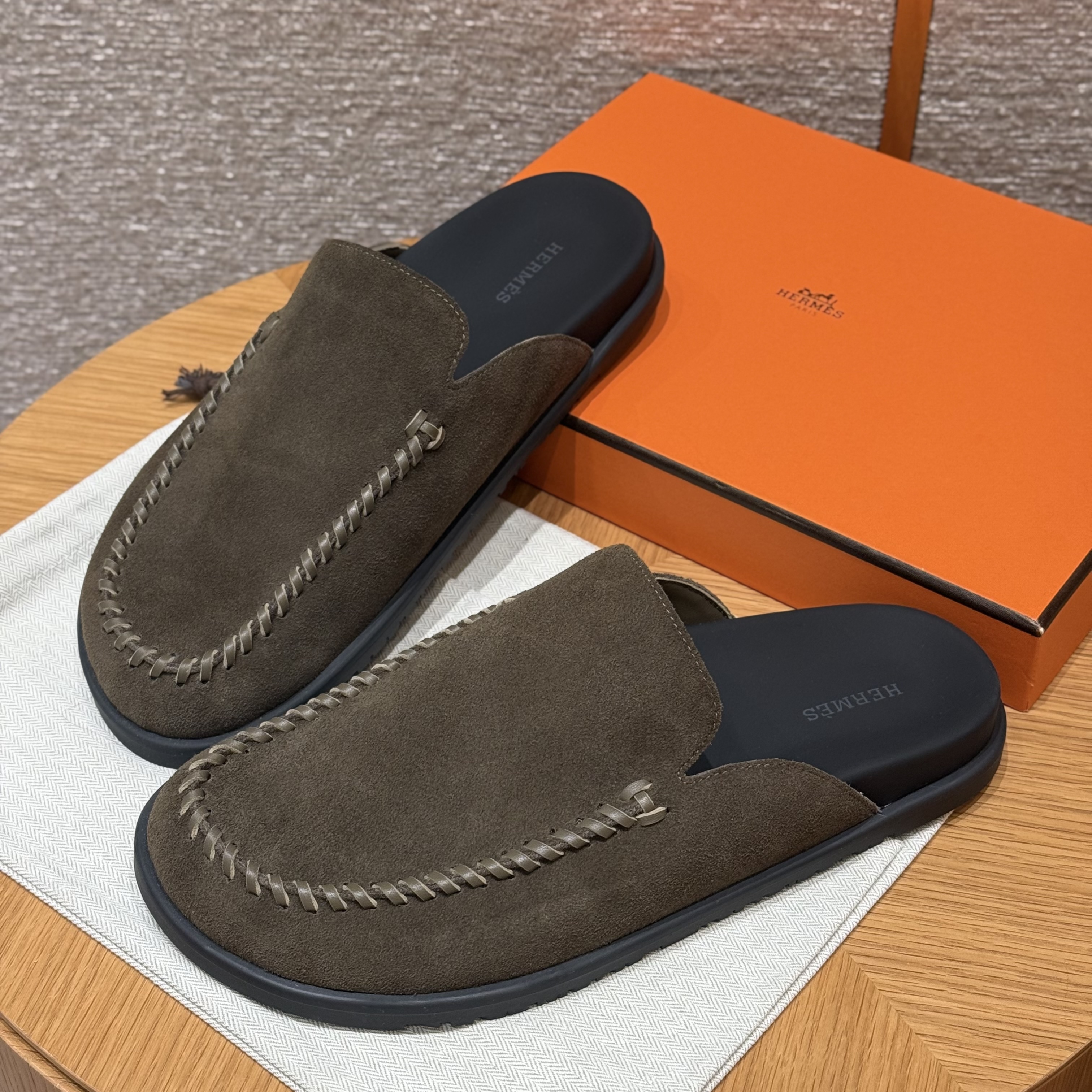 HERMES Мужские мюли Johan 