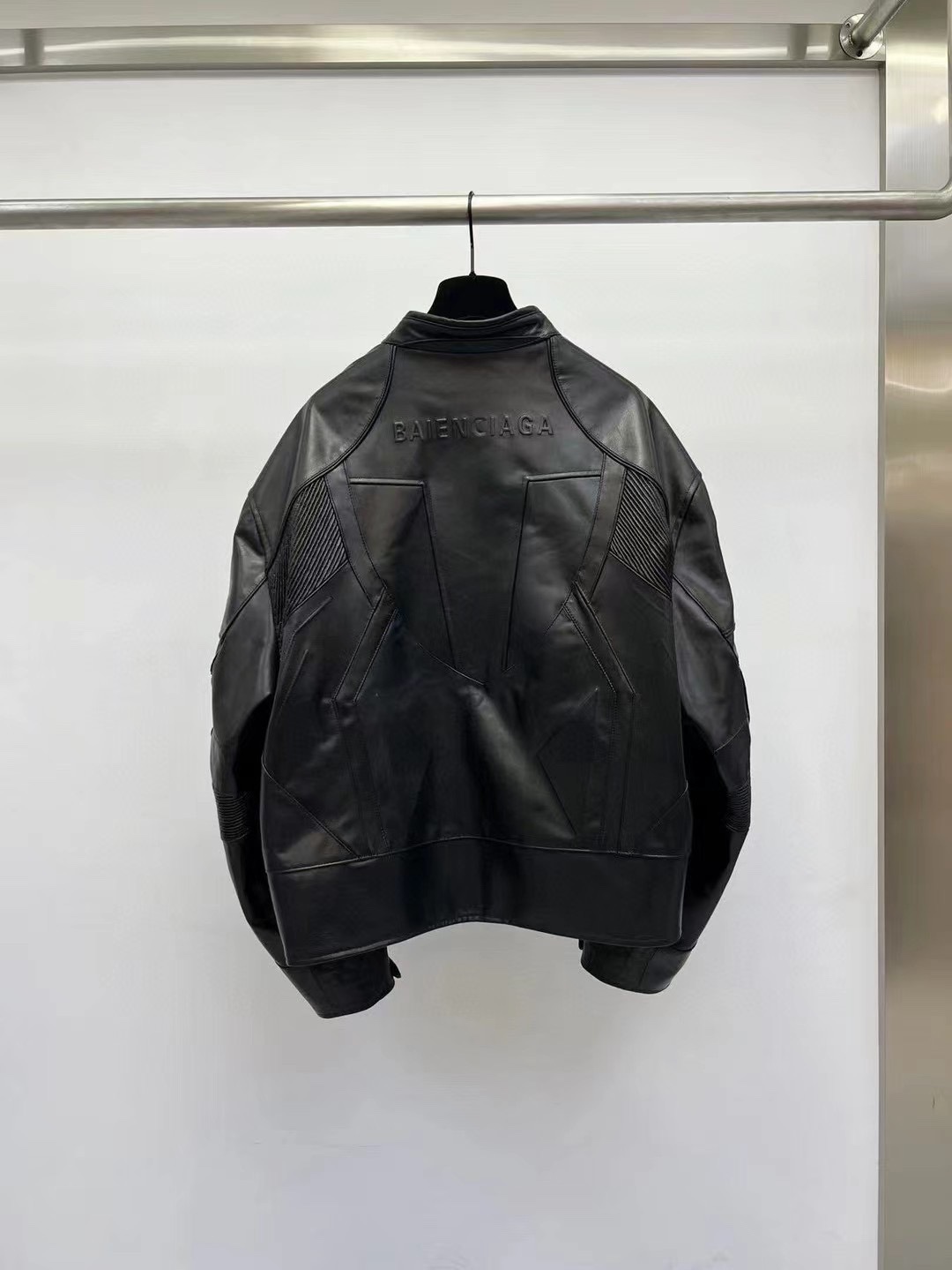 BALENCIAGA Мужская кожаная куртка BALENCIAGA Мужская кожаная куртка