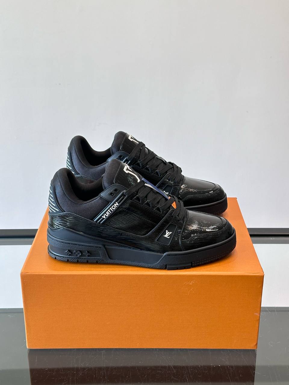 LOUIS VUITTON Мужские кроссовки LOUIS VUITTON Мужские кроссовки