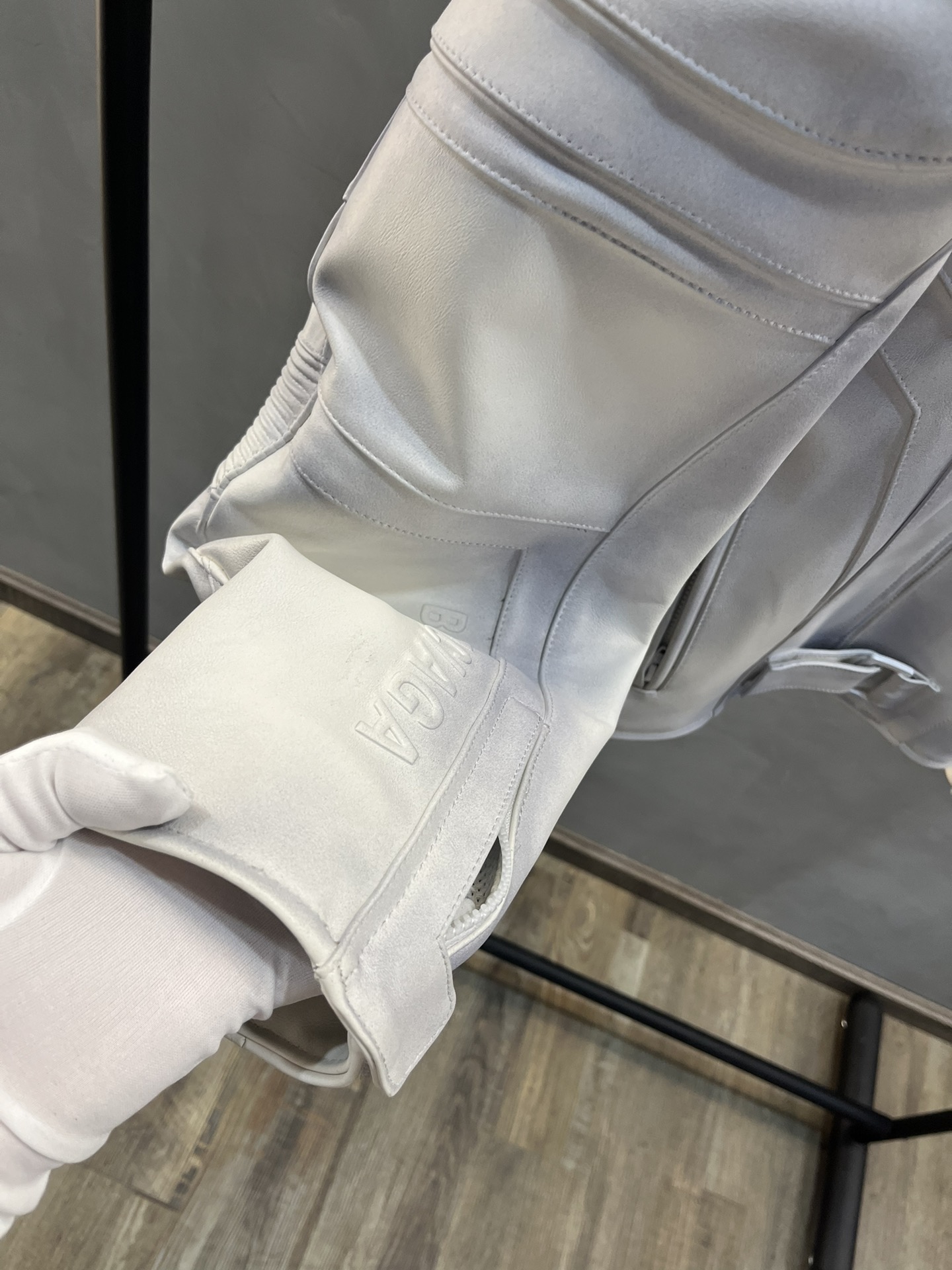 BALENCIAGA Мужская кожаная куртка BALENCIAGA Мужская кожаная куртка