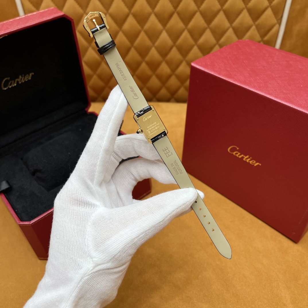 CARTIER Женские часы Tank Louis Cartier WGTA0352 24 мм кварц CARTIER Женские часы Tank Louis Cartier WGTA0352 24 мм кварц