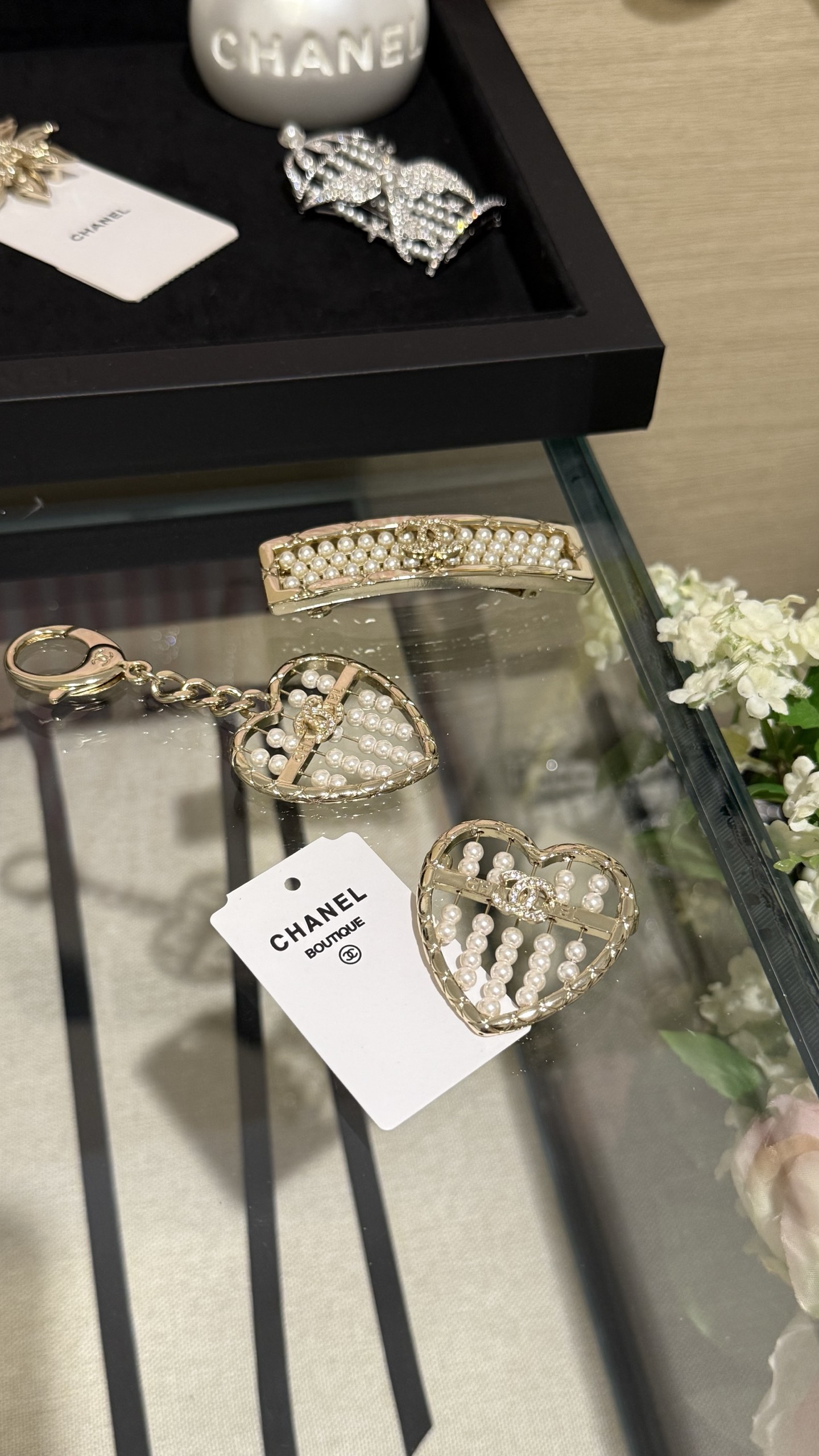 CHANEL Женская брошь в форме сердца 25A CHANEL Женская брошь в форме сердца 25A