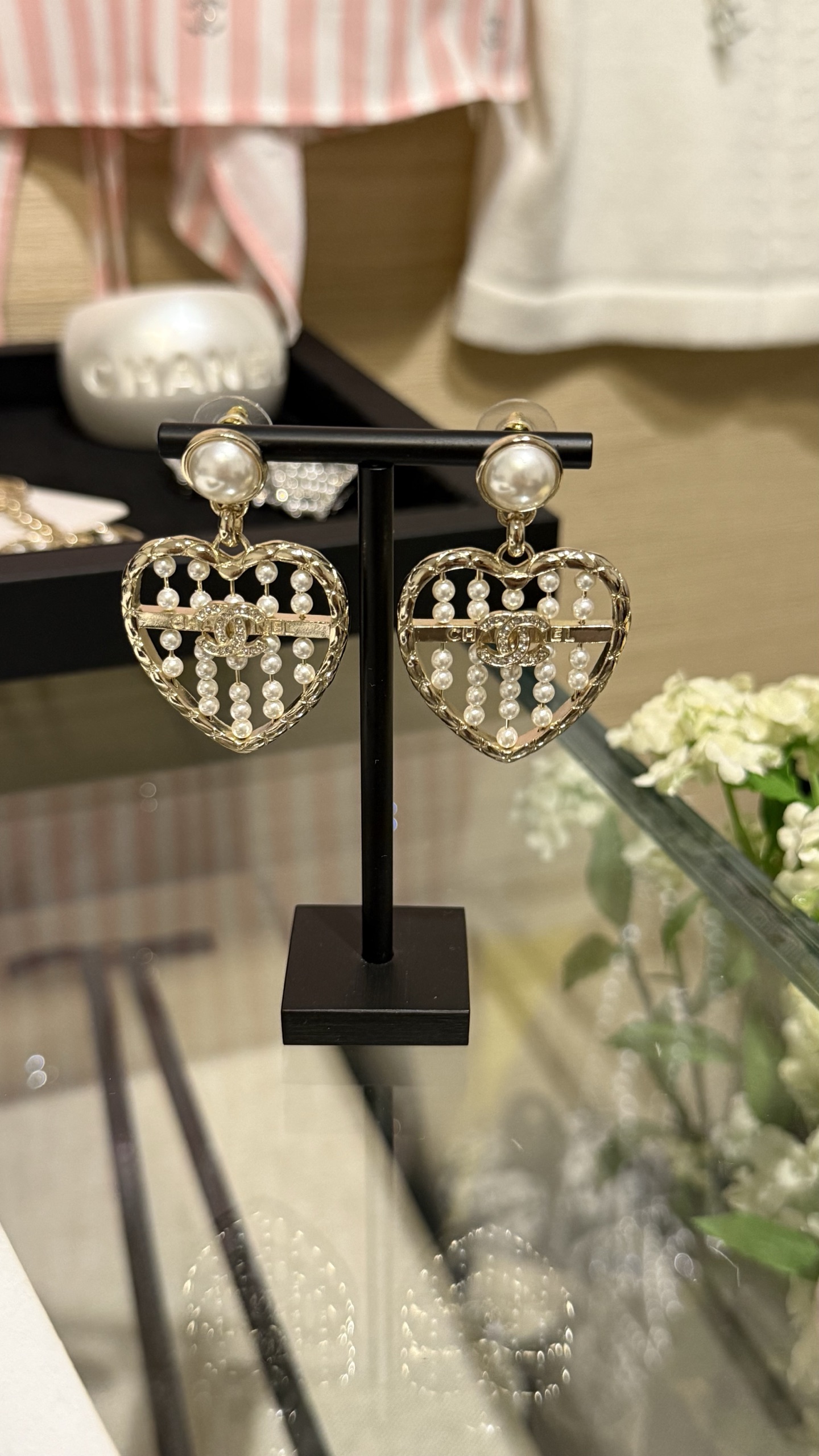 CHANEL Женские серьги в форме сердца 25A CHANEL Женские серьги в форме сердца 25A