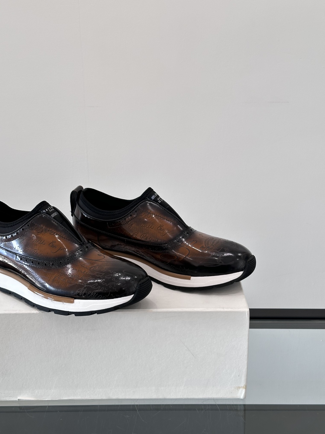 BERLUTI Мужские кроссовки коровья кожа