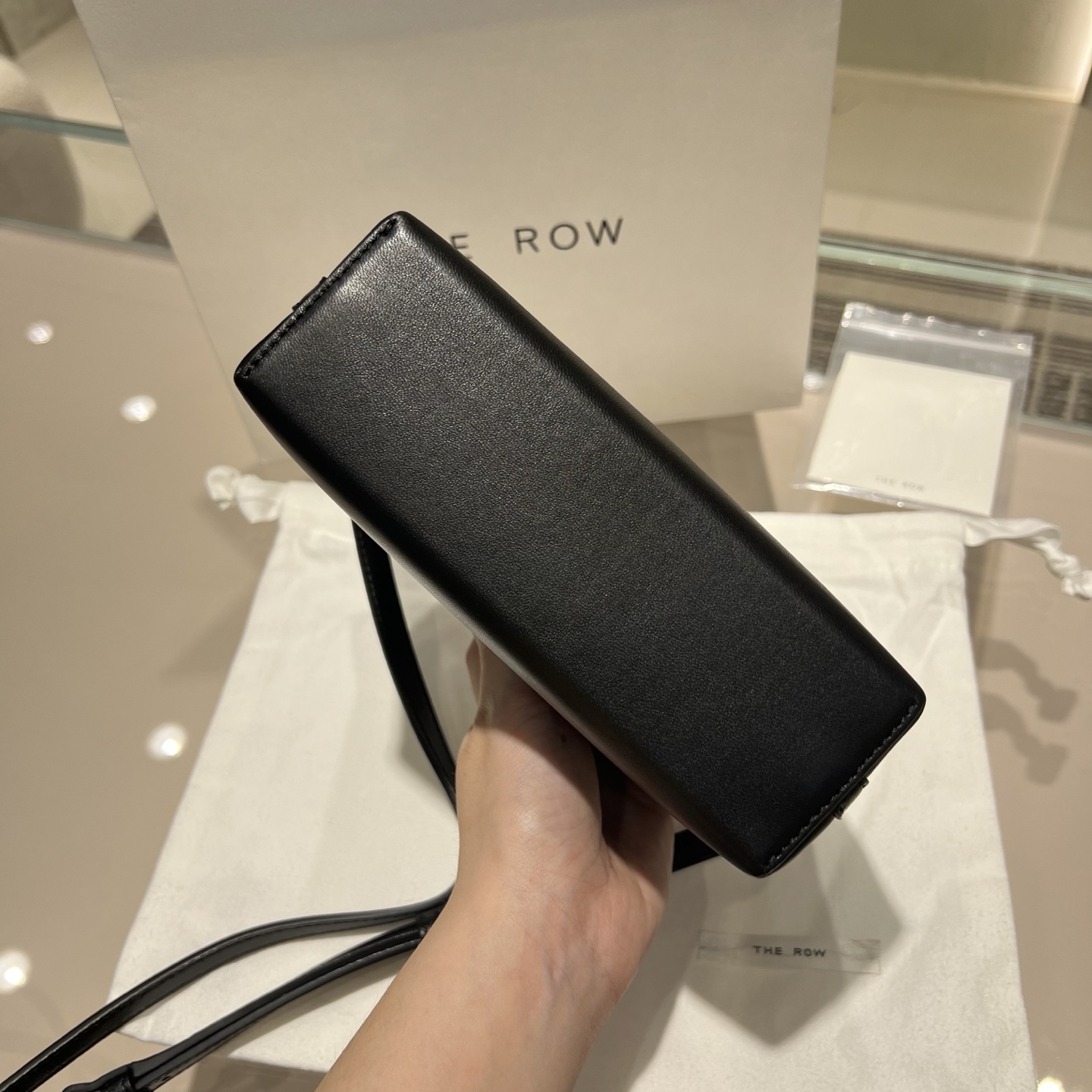 THE ROW Женская сумка Regent crossbody THE ROW Женская сумка Regent crossbody