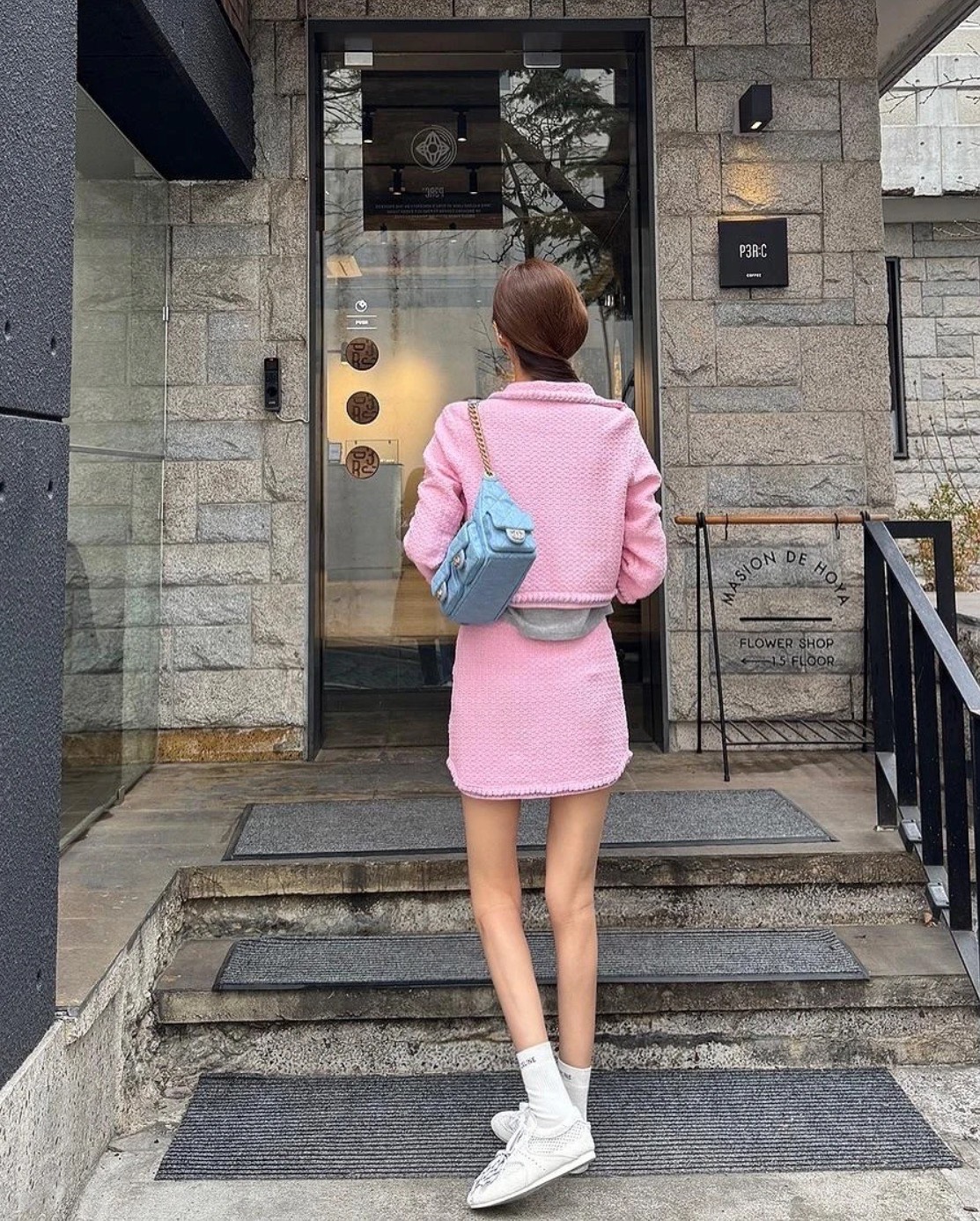 CHANEL Женский кардиган в нежно-розовом цвете CHANEL Женский кардиган в нежно-розовом цвете