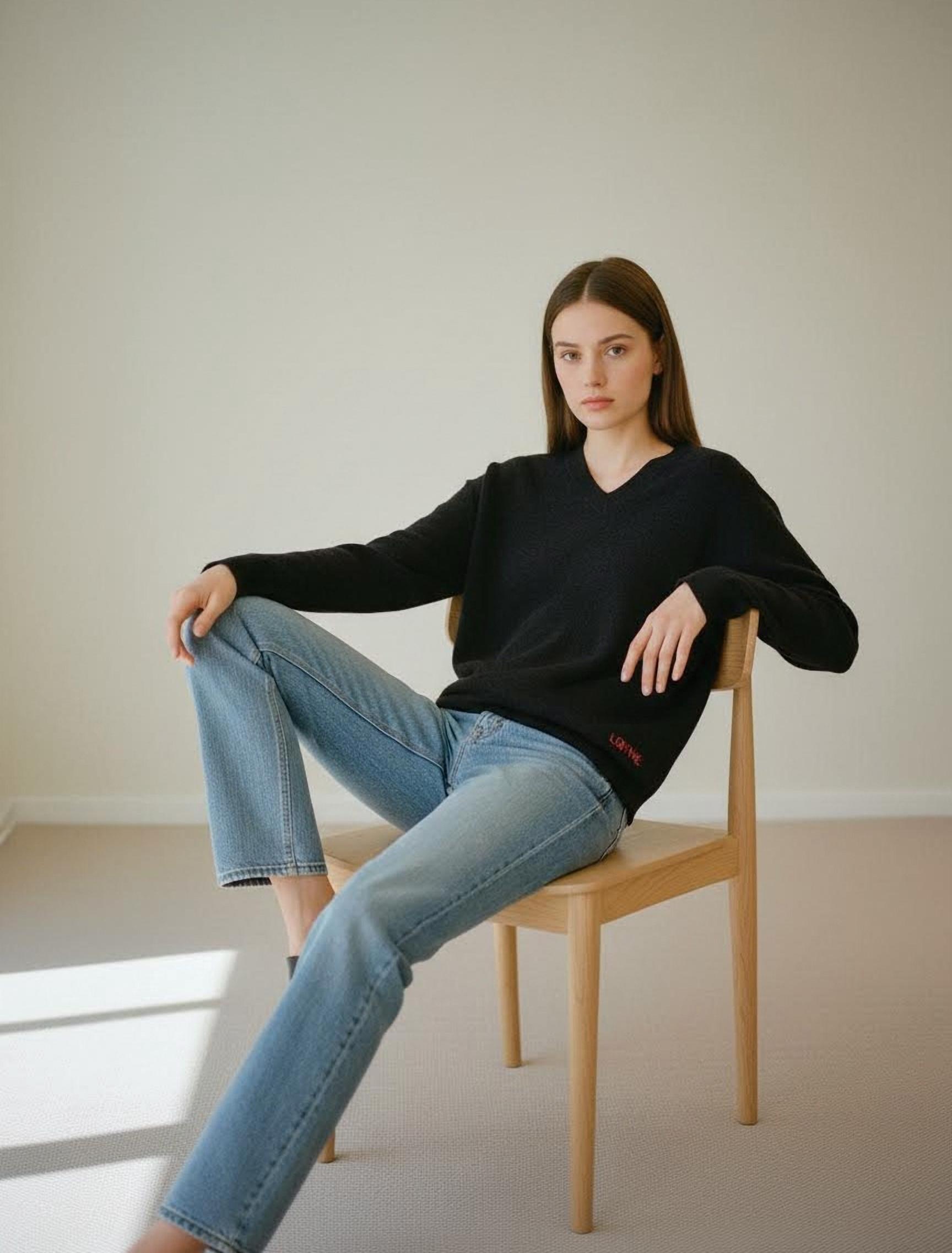 LOEWE Женский свитер из шерсти LOEWE Женский свитер из шерсти