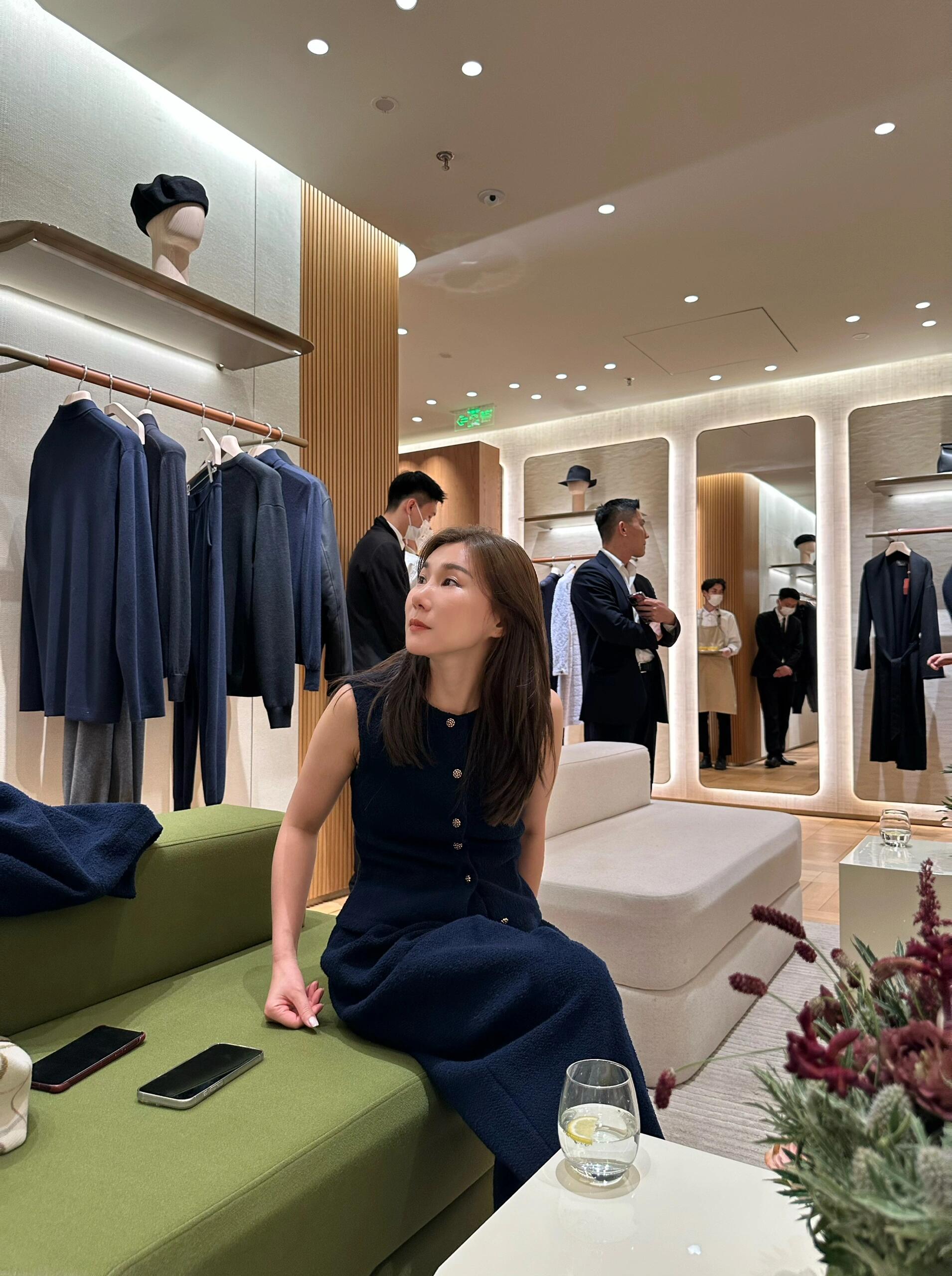 LORO PIANA Женский жилет из шерсти LORO PIANA Женский жилет из шерсти