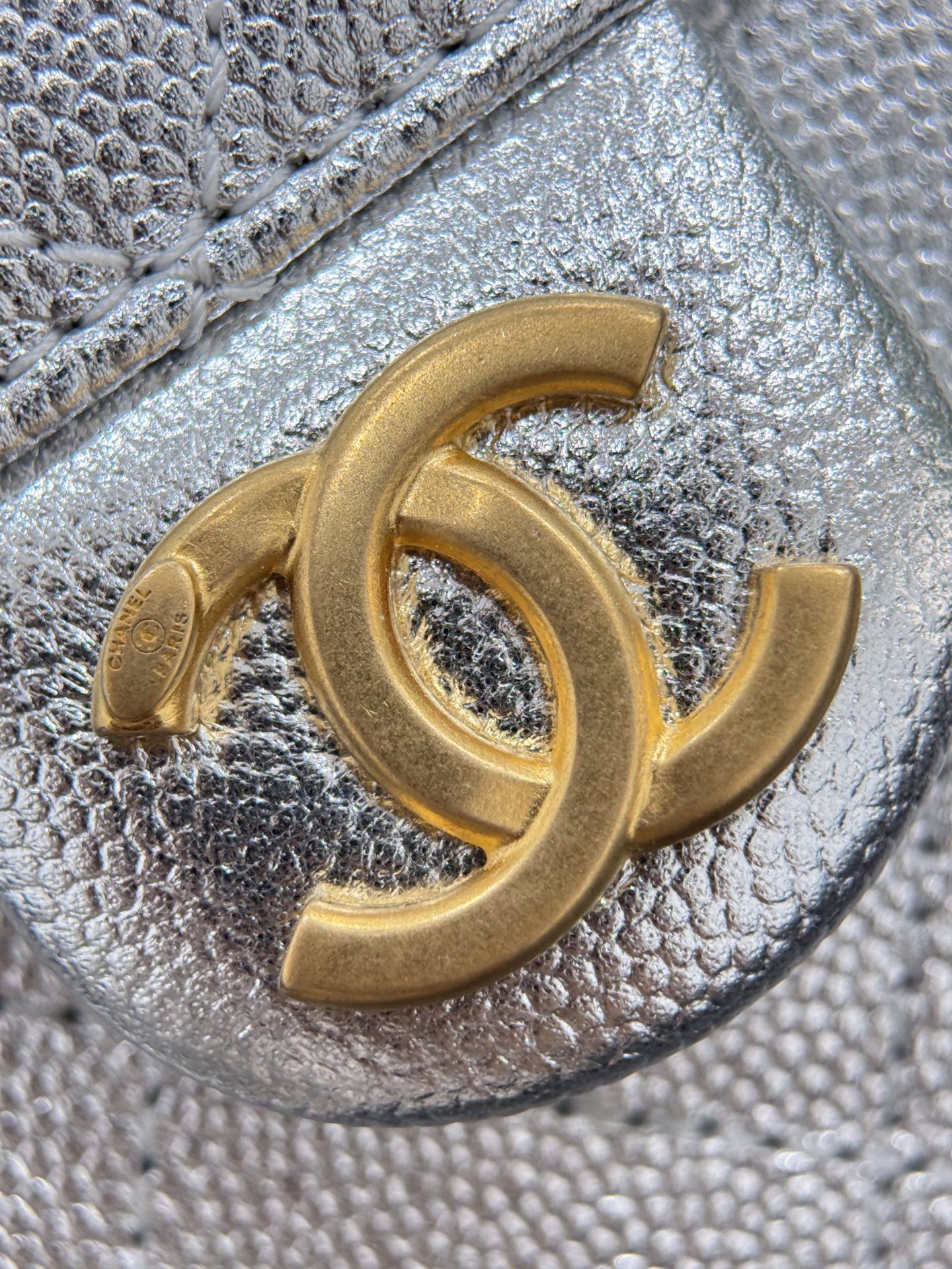 CHANEL Женская сумка Hobo 25a CHANEL Женская сумка Hobo 25a