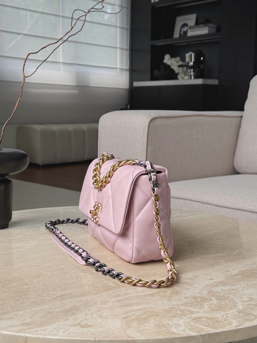 CHANEL Женская сумка Chanel 19 CHANEL Женская сумка Chanel 19