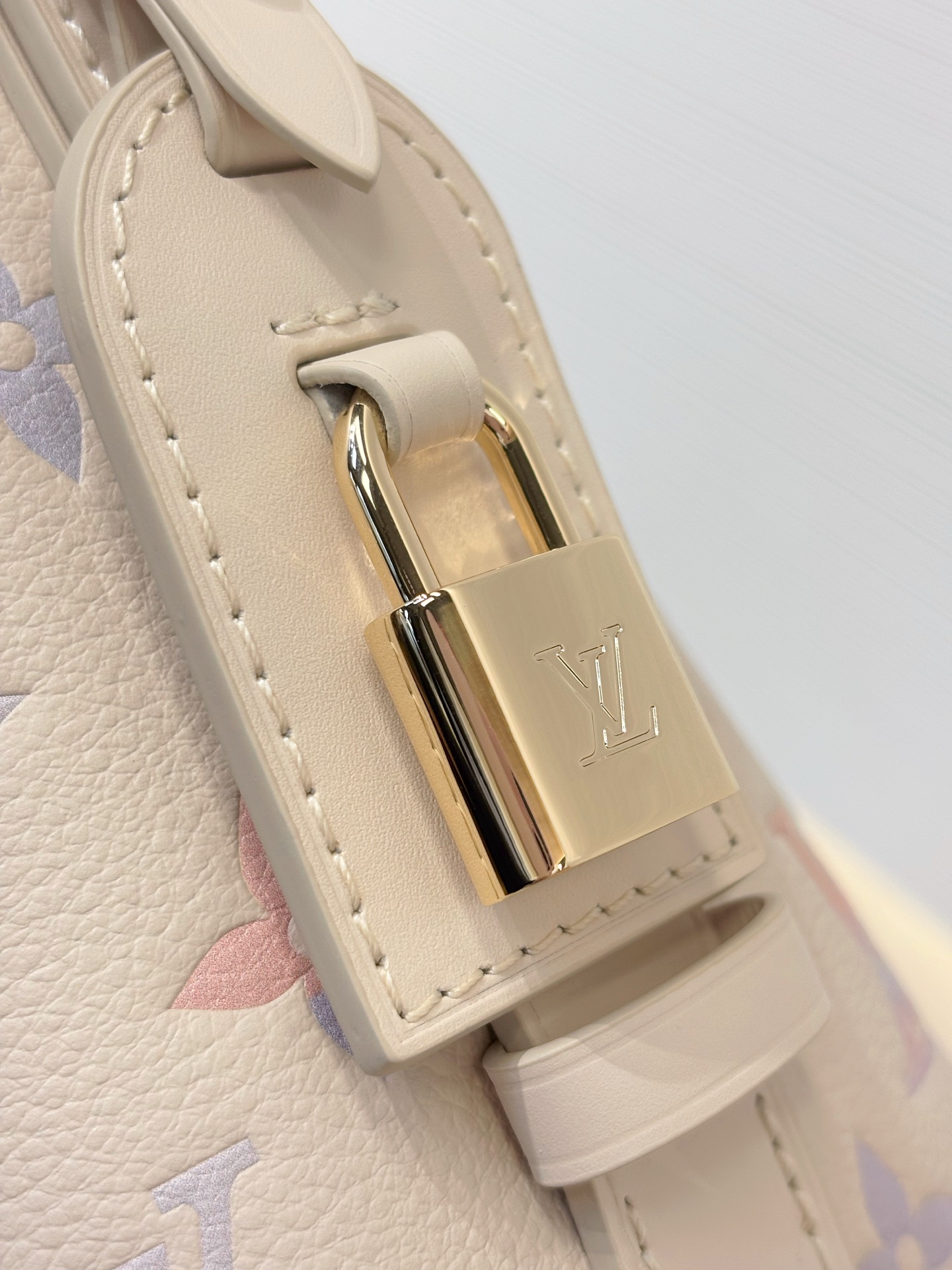 LOUIS VUITTON Женская сумка All In BB M25673 LOUIS VUITTON Женская сумка All In BB M25673