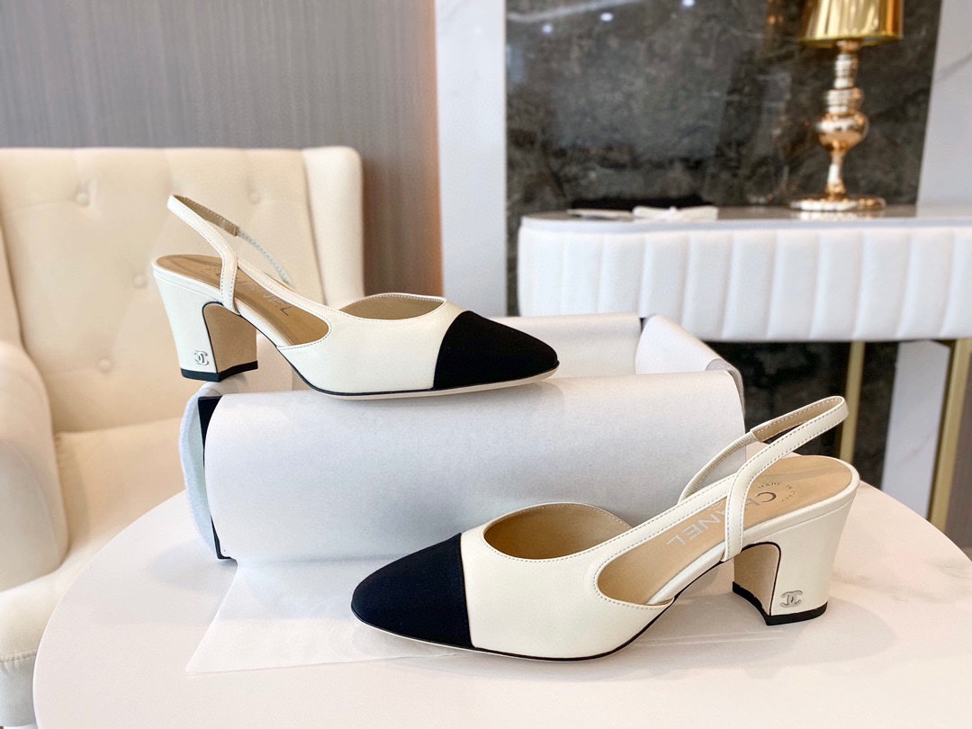 CHANEL Женские туфли слингбэки из кожи на каблуке