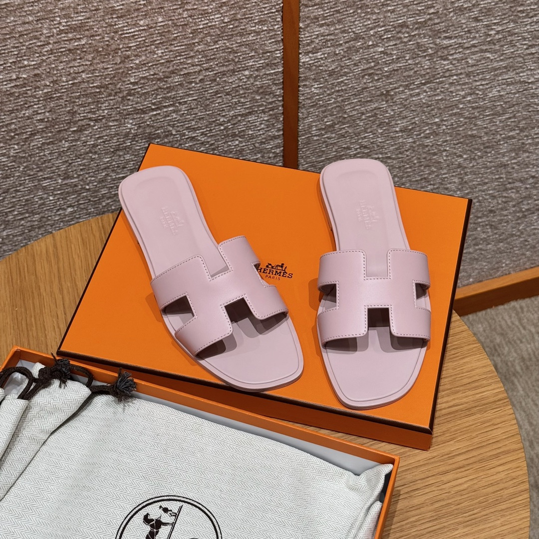 HERMES Женские сандалии Oran из кожи ягнёнка HERMES Женские сандалии Oran из кожи ягнёнка