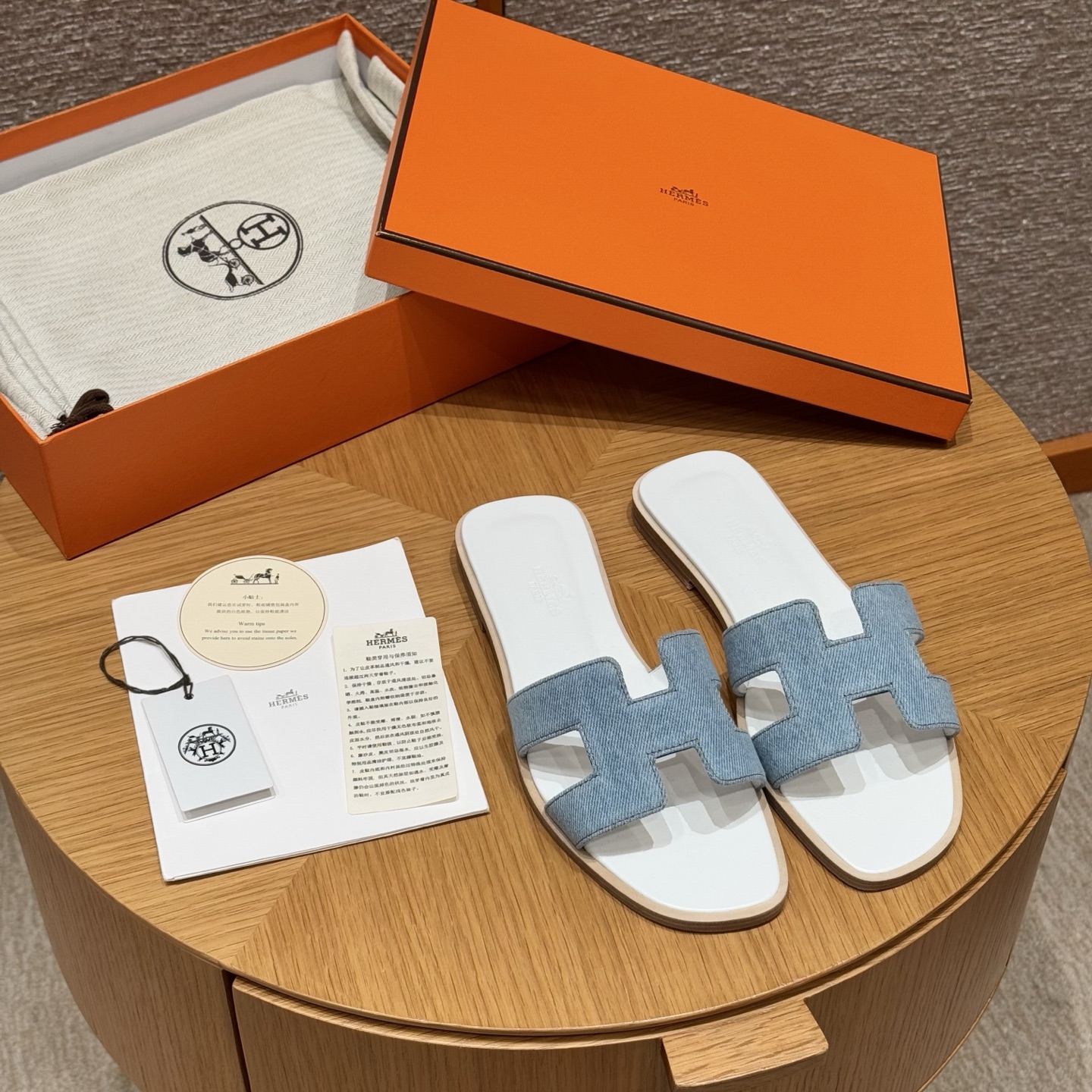 HERMES Женские сандалии Oran деним HERMES Женские сандалии Oran деним