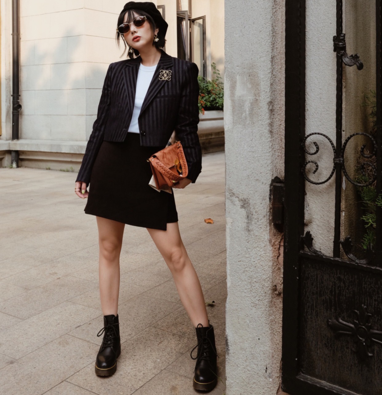 LOEWE Женская брошь LOEWE Женская брошь