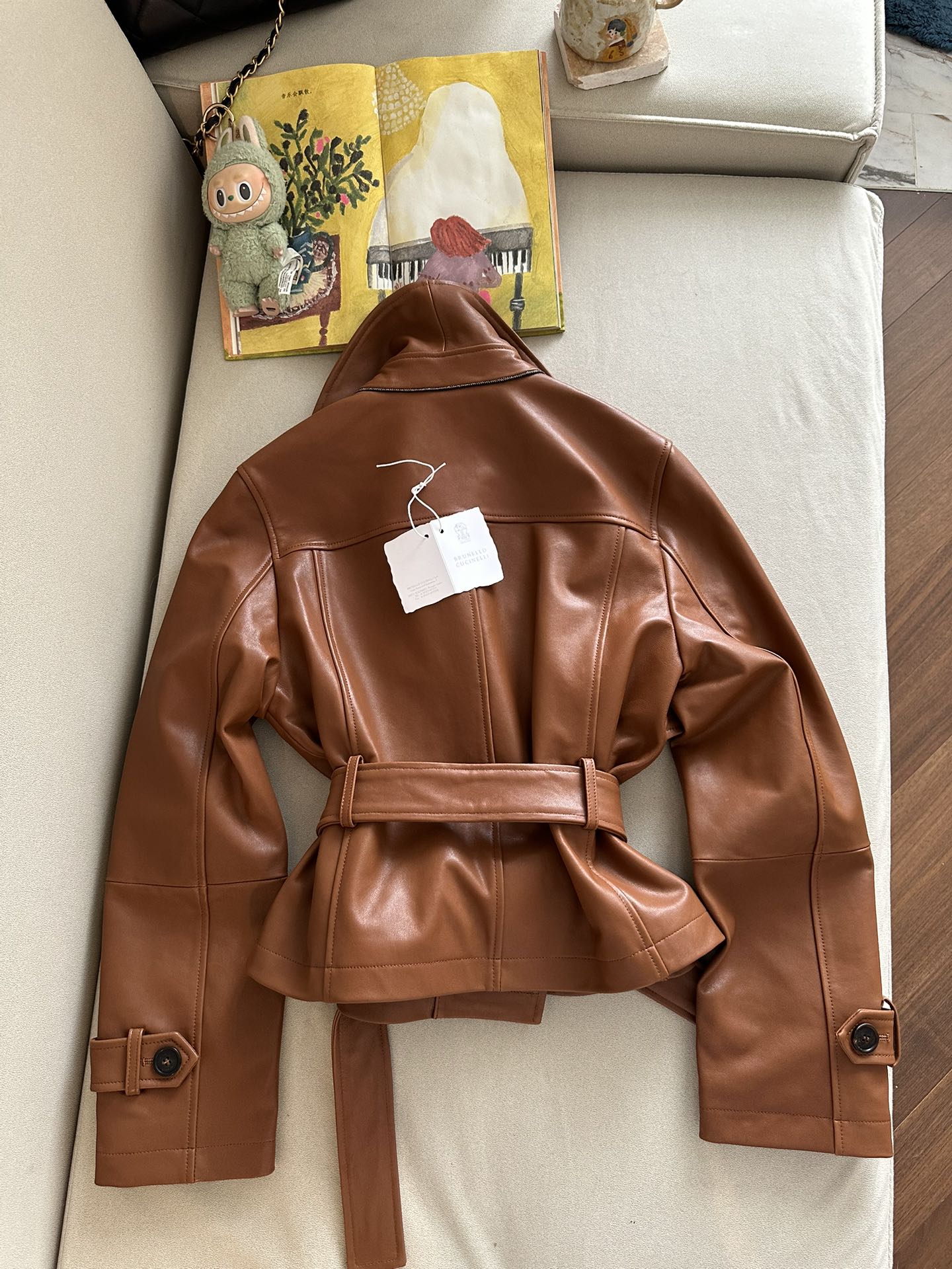 BRUNELLO CUCINELLI Женская куртка из кожи с поясом BRUNELLO CUCINELLI Женская куртка из кожи с поясом