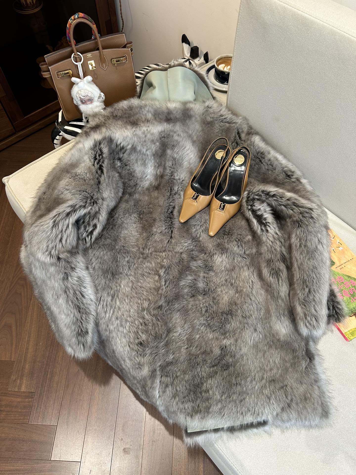 GUCCI Женская шуба из овчины GUCCI Женская шуба из овчины