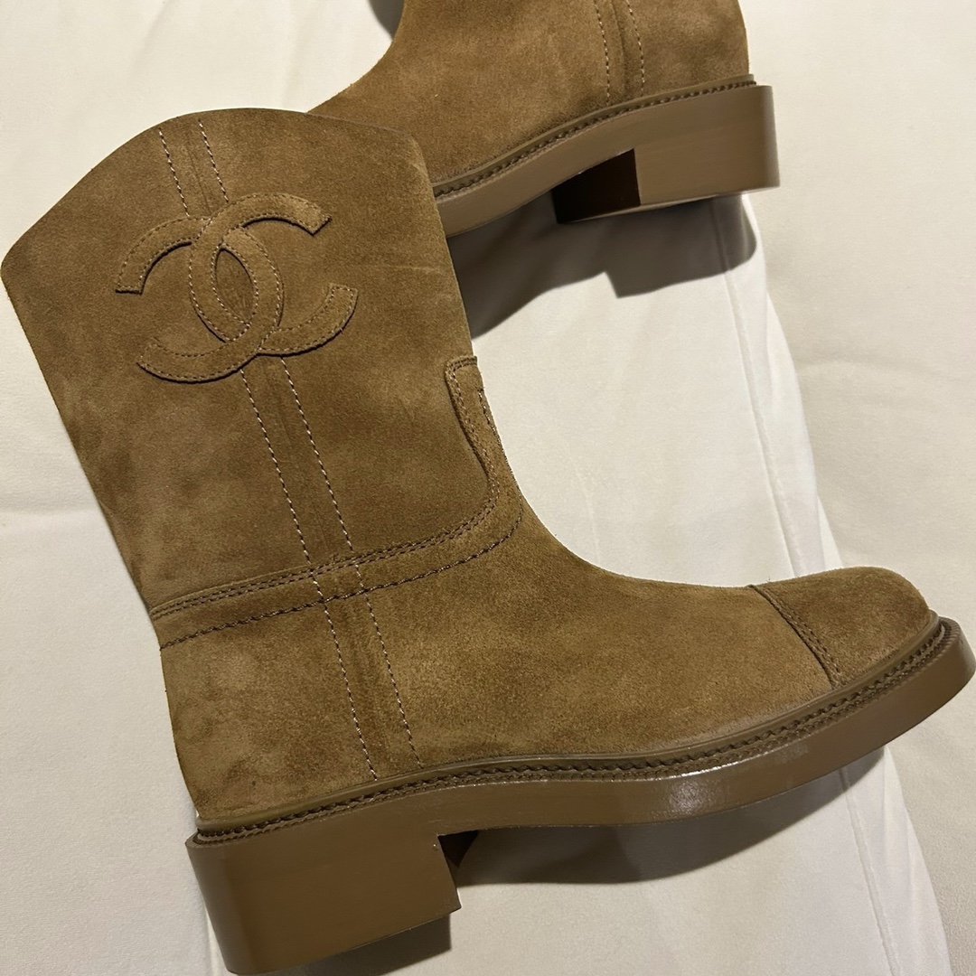 CHANEL Женские ботинки из замши и кожи CHANEL Женские ботинки из замши и кожи