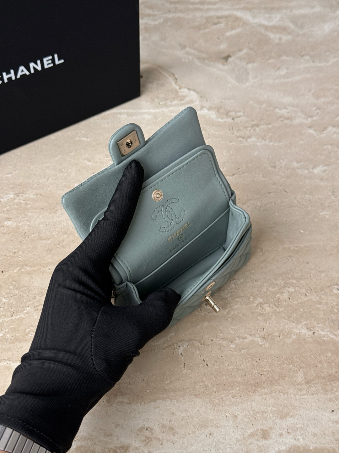 CHANEL Женская сумка-брелок Classic 11.12 CHANEL Женская сумка-брелок Classic 11.12