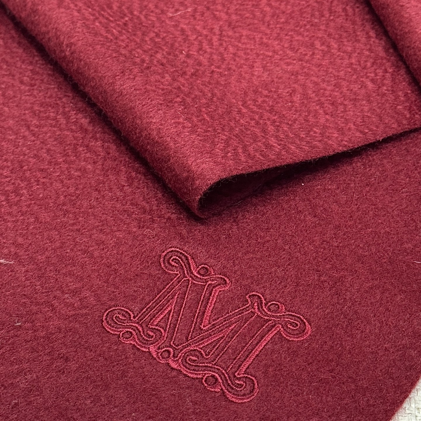 MAX MARA Женский шарф из кашемира 