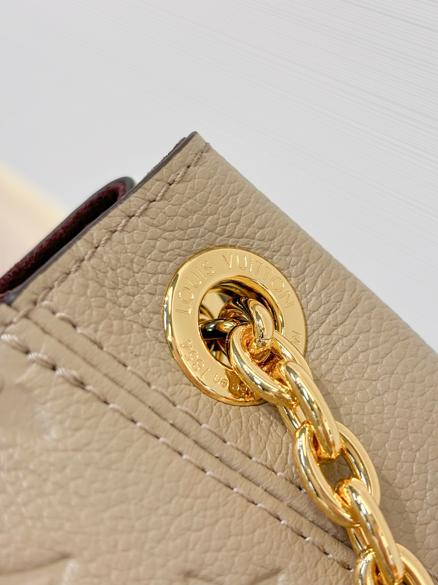 LOUIS VUITTON Женская сумка Anytime MM M14658 LOUIS VUITTON Женская сумка Anytime MM M14658