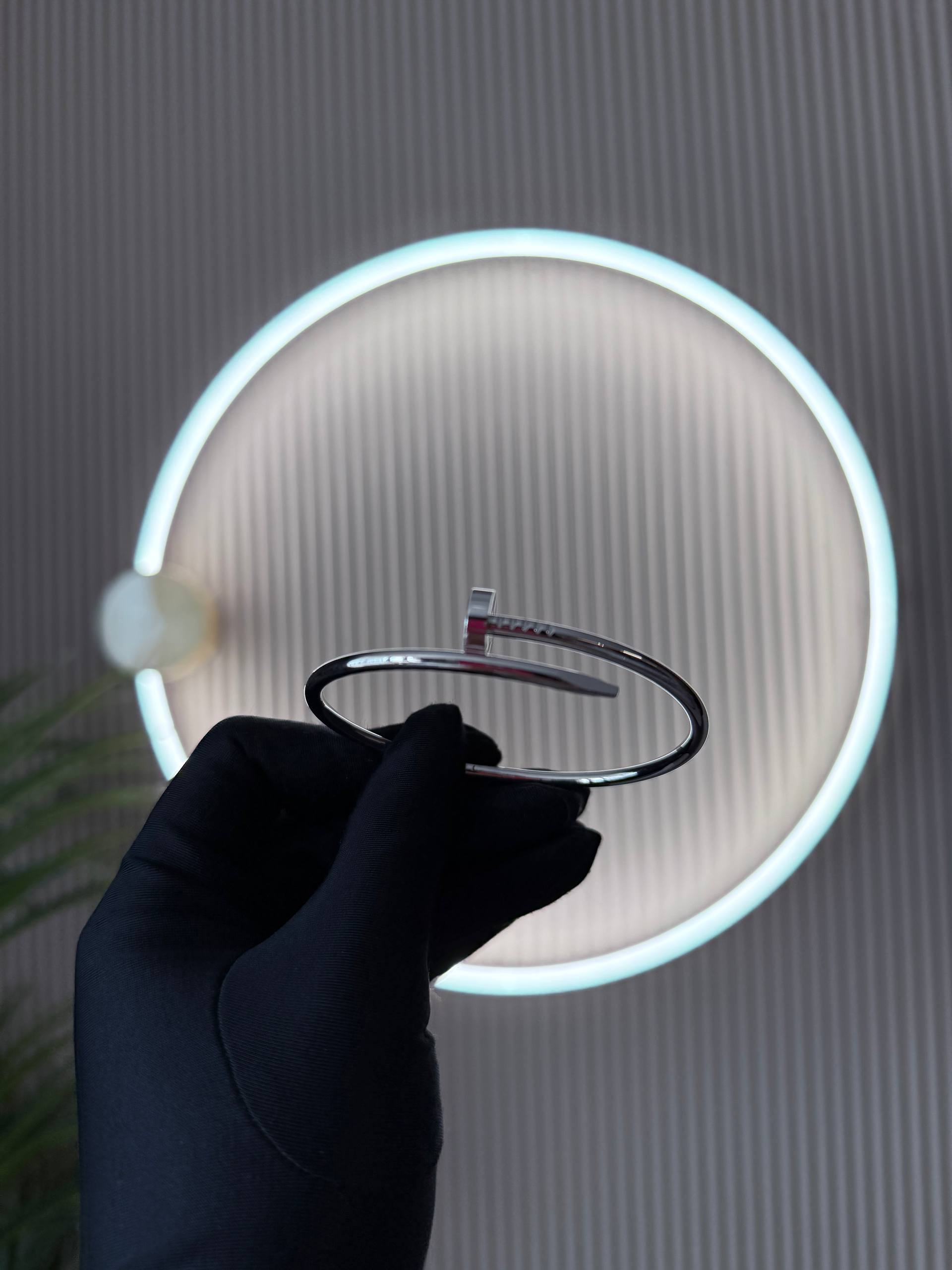 CARTIER Браслет Juste un Clou белое золото CARTIER Браслет Juste un Clou белое золото