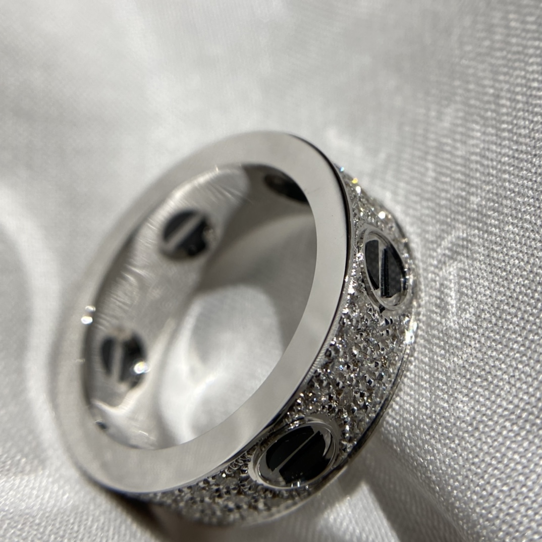 CARTIER Кольцо Love из белого золота и бриллиантов CARTIER Кольцо Love из белого золота и бриллиантов