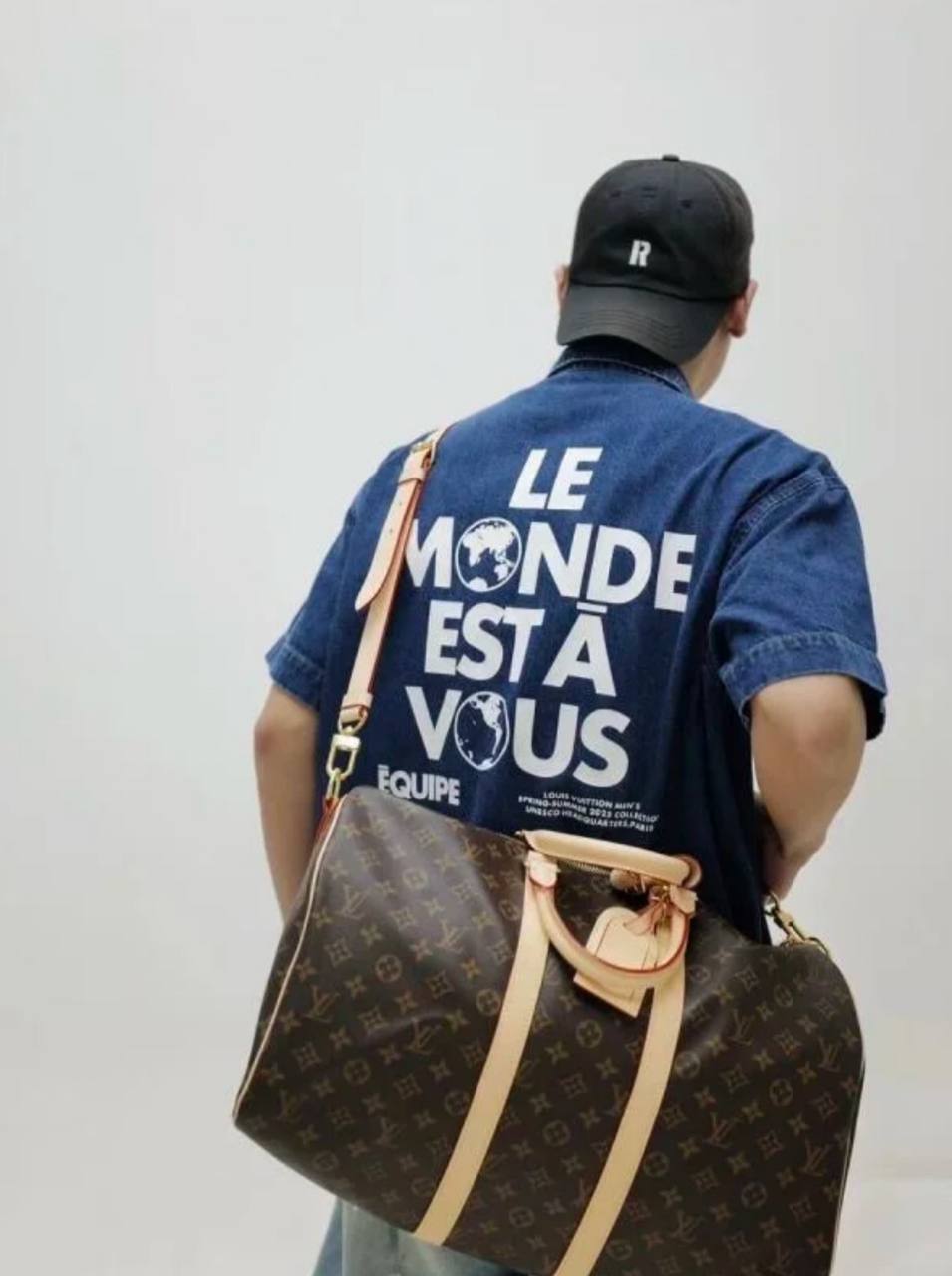 LOUIS VUITTON Мужская джинсовая рубашка LOUIS VUITTON Мужская джинсовая рубашка