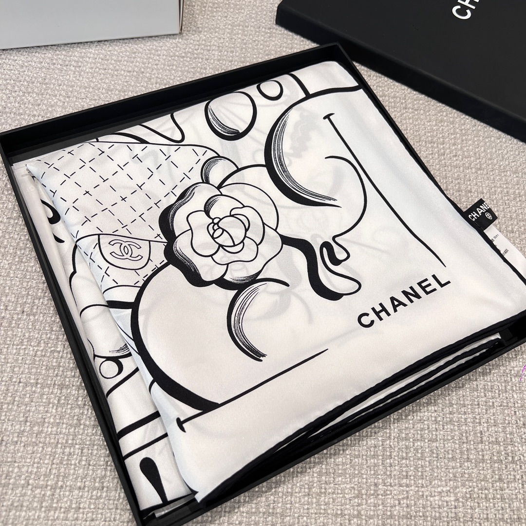CHANEL Женский платок шёлк CHANEL Женский платок шёлк