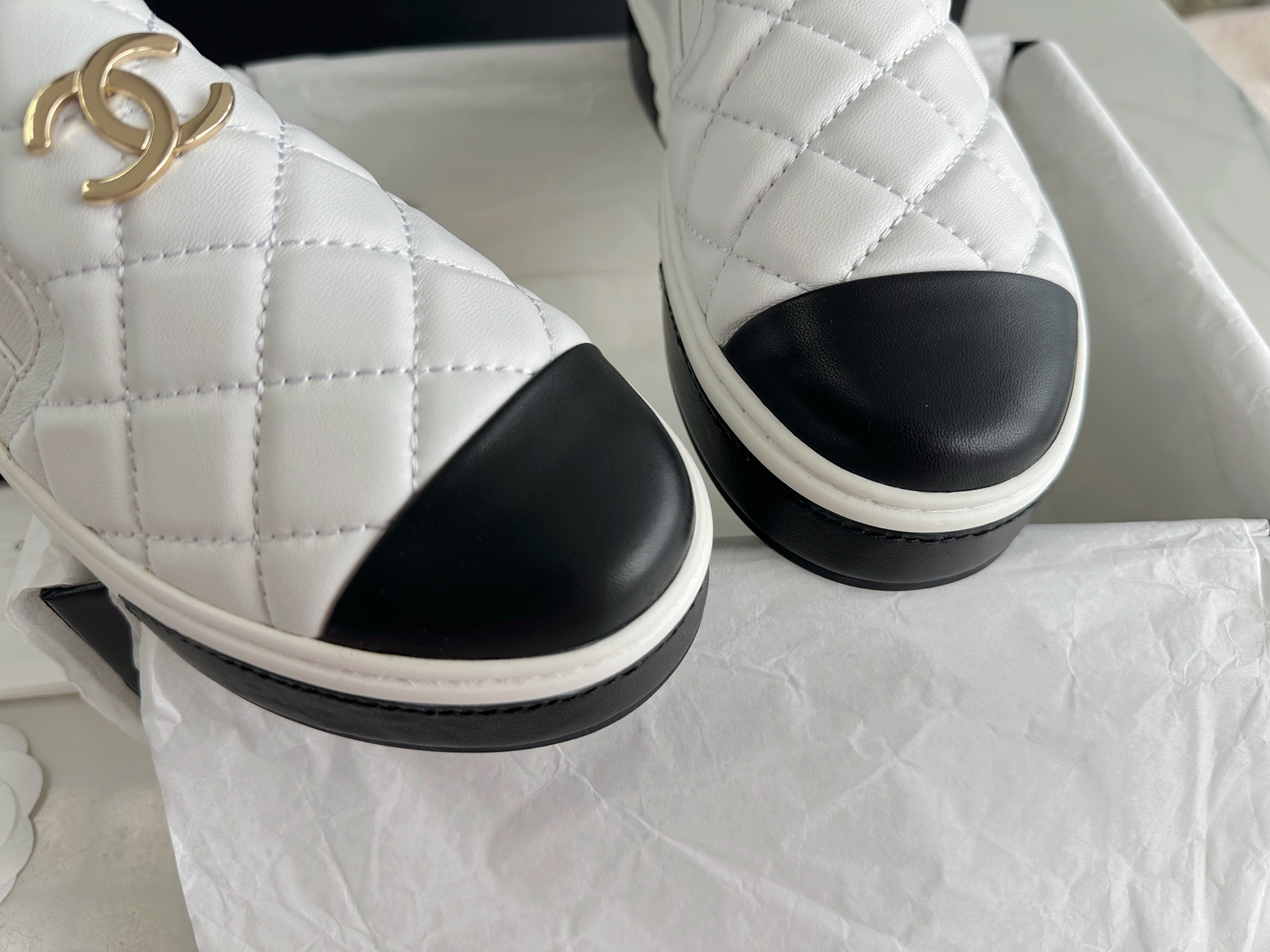 CHANEL Женские мокасины из кожи ягненка CHANEL Женские мокасины из кожи ягненка