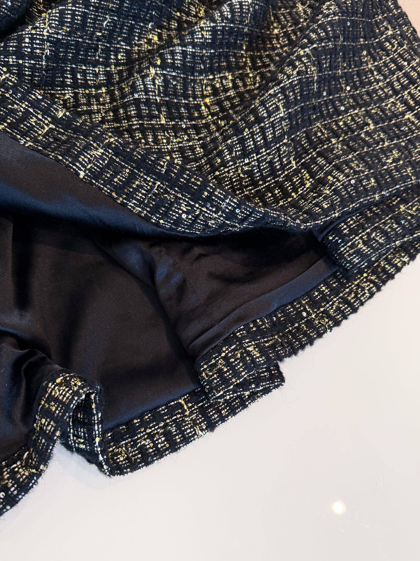 CHANEL Женская юбка из твида CHANEL Женская юбка из твида