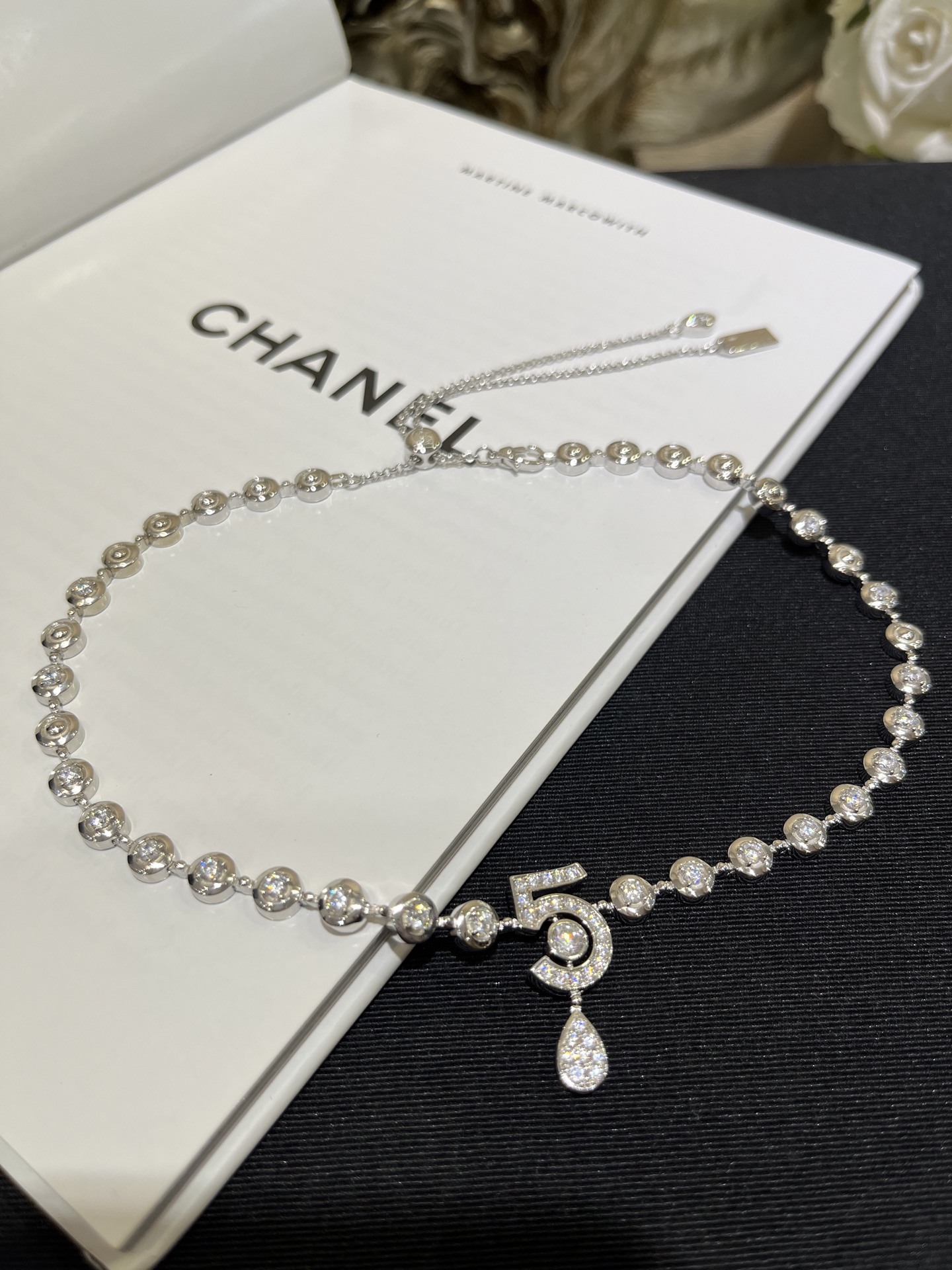 CHANEL Женское колье High Jewelry CHANEL Женское колье High Jewelry